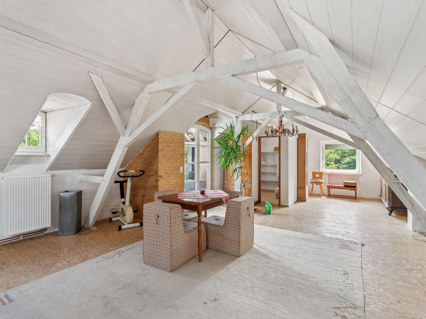 Pronájem bytu 4+kk 193 m², Neuwied, Porýní-Falc Pronájem bytu 4+kk 193 m², Neuwied, Porýní-Falc