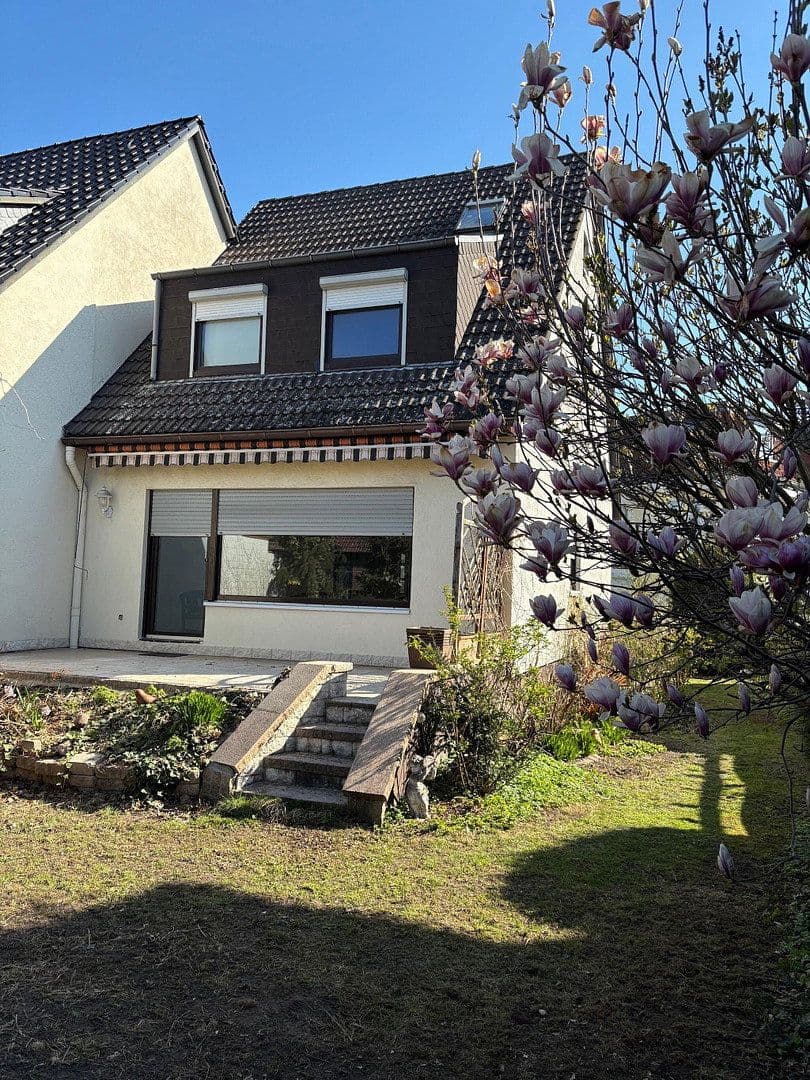 Prodej domu 97 m², pozemek 310 m², Berlin, Berlín Prodej domu 97 m², pozemek 310 m², Berlin, Berlín