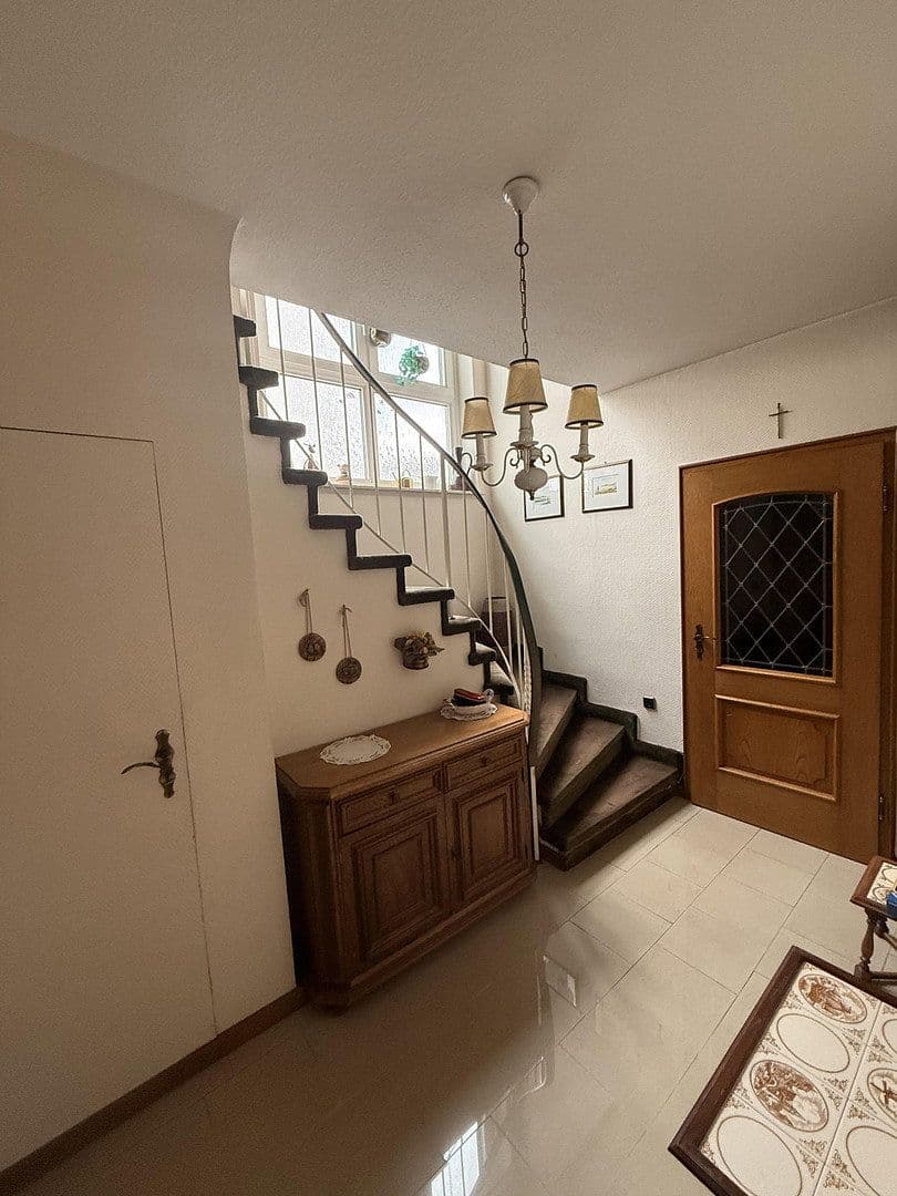 Prodej domu 120 m², pozemek 537 m², Trier, Porýní-Falc Prodej domu 120 m², pozemek 537 m², Trier, Porýní-Falc