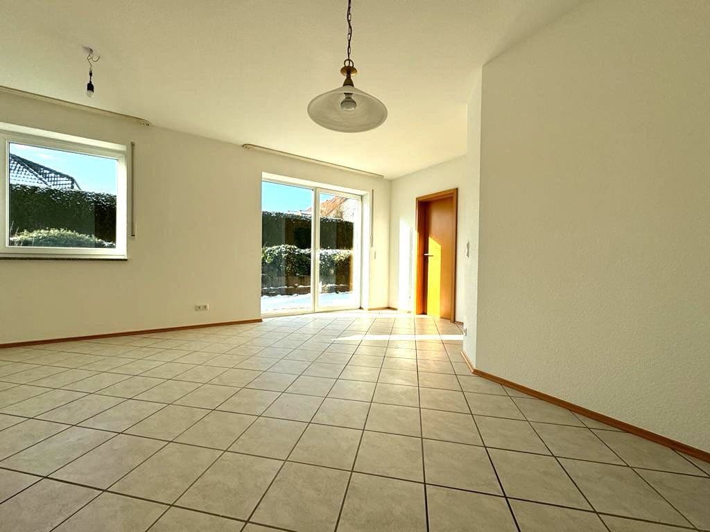 Pronájem bytu 2+1 56 m², Kalkstr. 28, Trierweiler, Porýní-Falc Pronájem bytu 2+1 56 m², Kalkstr. 28, Trierweiler, Porýní-Falc
