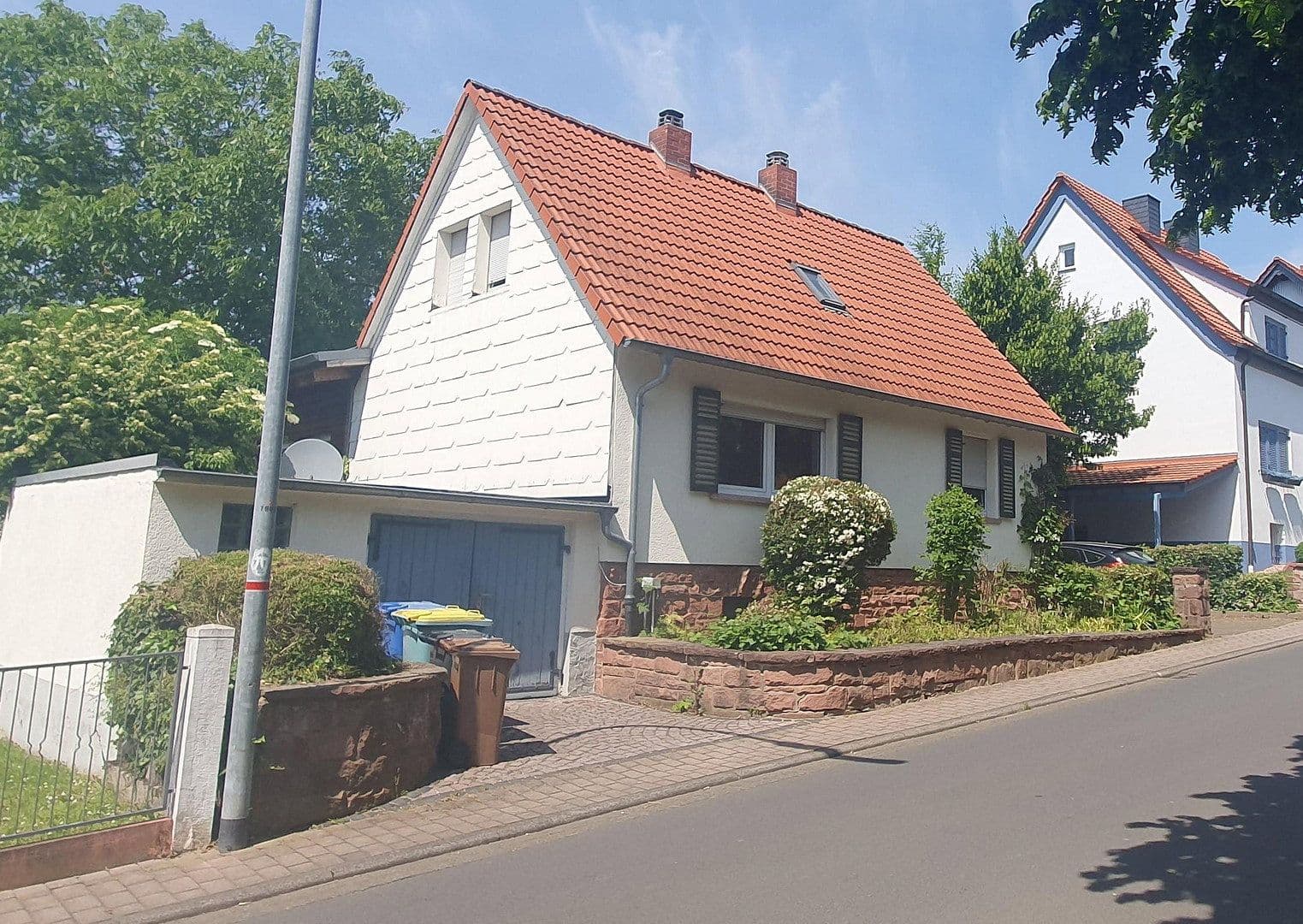 Prodej domu 183 m², pozemek 975 m², Linsengericht, Hessen Prodej domu 183 m², pozemek 975 m², Linsengericht, Hessen