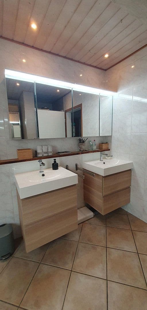 Prodej domu 183 m², pozemek 975 m², Linsengericht, Hessen Prodej domu 183 m², pozemek 975 m², Linsengericht, Hessen