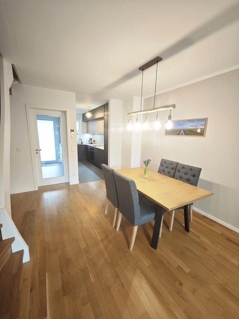 Prodej domu 114 m², pozemek 285 m², Hamburg, Hamburg Prodej domu 114 m², pozemek 285 m², Hamburg, Hamburg