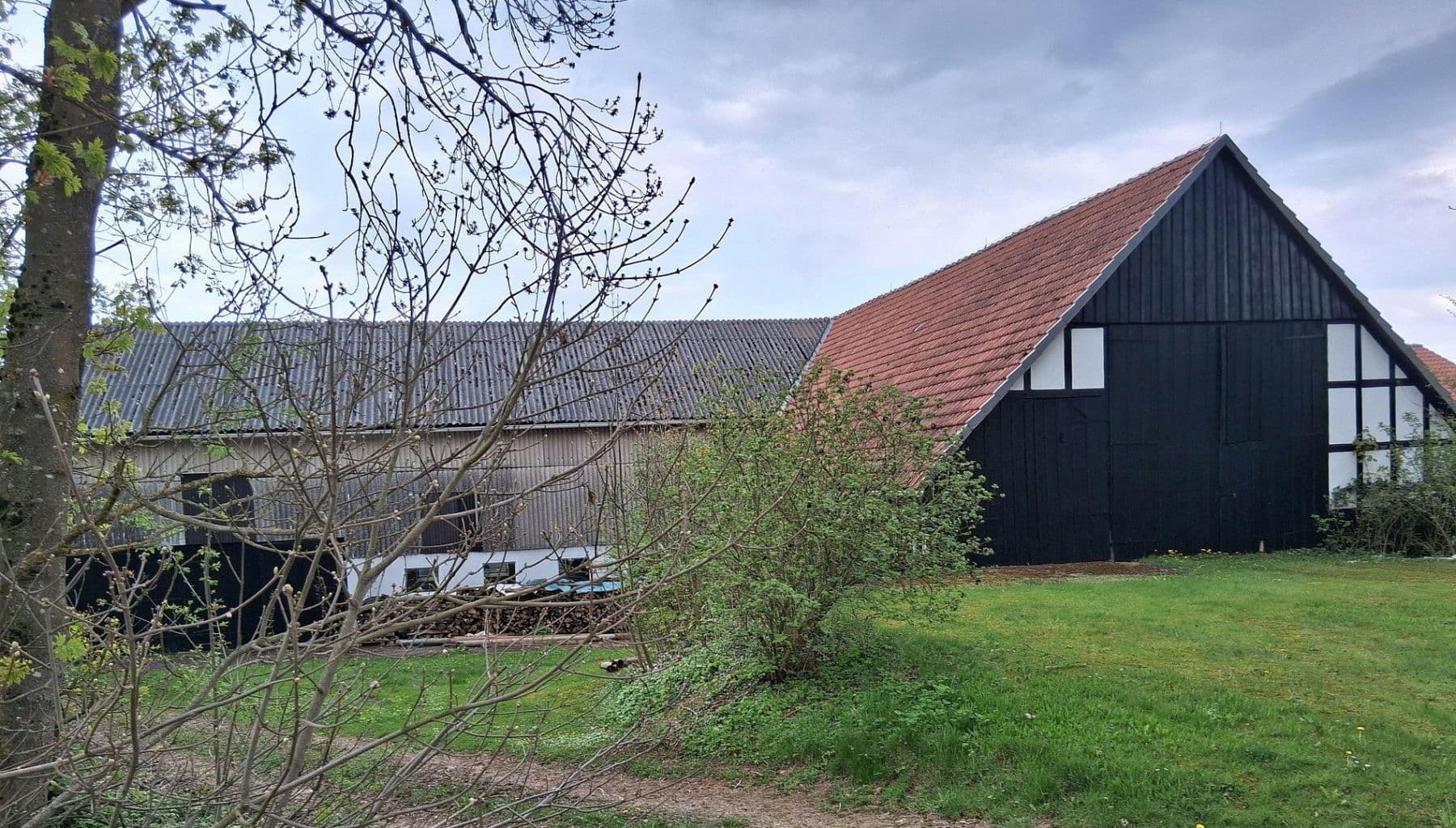 Prodej domu 130 m², pozemek 5.500 m², Korbach, Hessen Prodej domu 130 m², pozemek 5.500 m², Korbach, Hessen