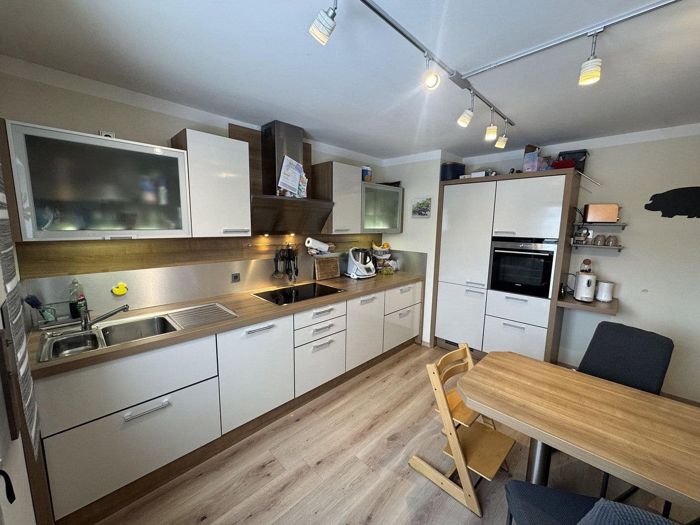 Prodej domu 131 m², pozemek 672 m², Neukirchen bei Sulzbach-Rosenberg, Bavorsko Prodej domu 131 m², pozemek 672 m², Neukirchen bei Sulzbach-Rosenberg, Bavorsko