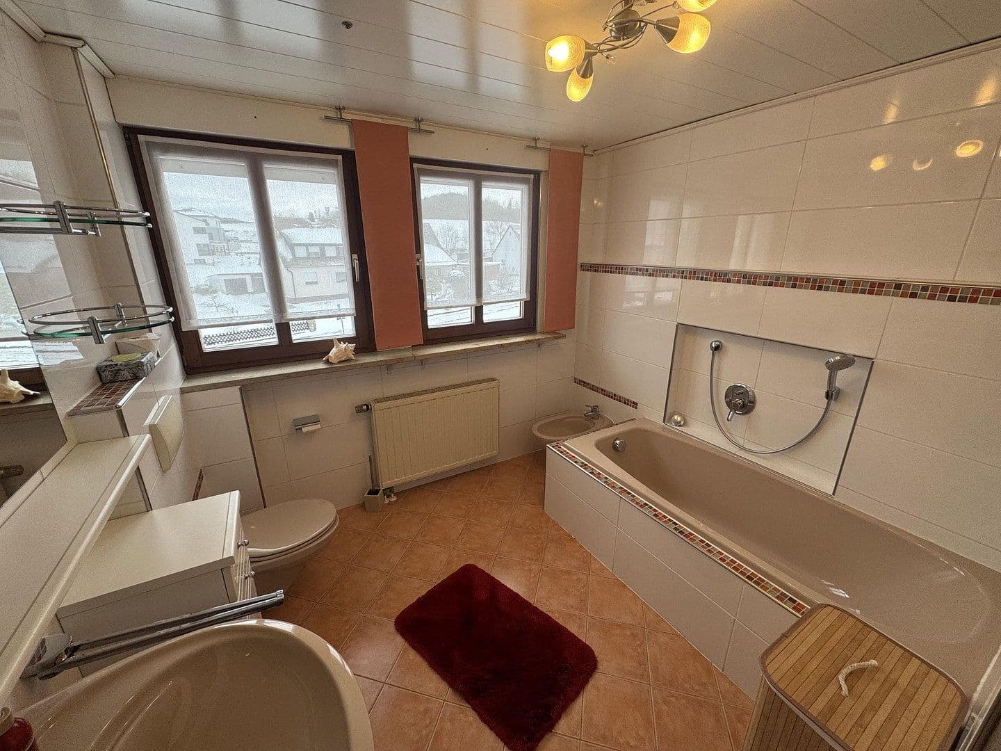 Prodej domu 131 m², pozemek 672 m², Neukirchen bei Sulzbach-Rosenberg, Bavorsko Prodej domu 131 m², pozemek 672 m², Neukirchen bei Sulzbach-Rosenberg, Bavorsko