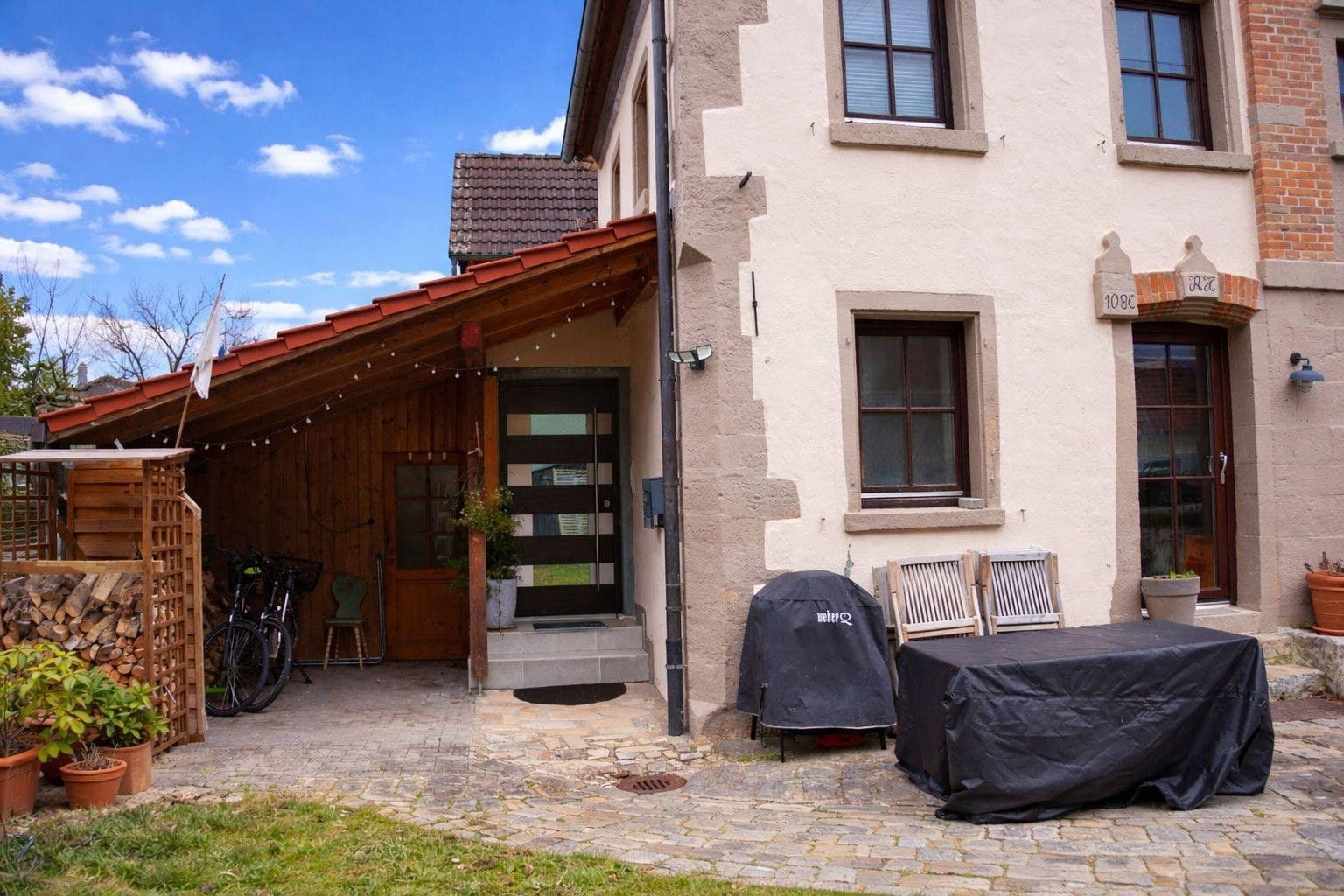 Prodej domu 128 m², pozemek 248 m², Tübingen, Bádensko-Württembersko Prodej domu 128 m², pozemek 248 m², Tübingen, Bádensko-Württembersko