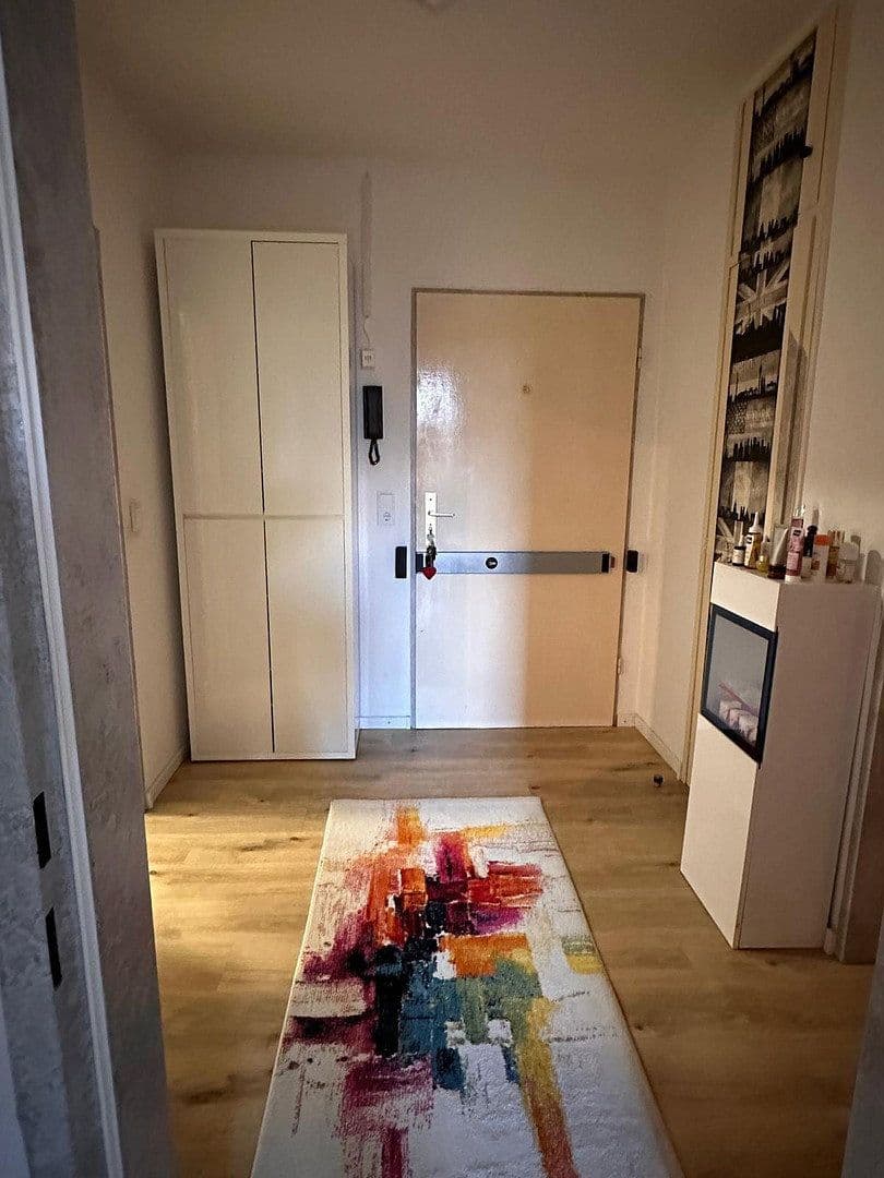 Pronájem bytu 2+1 54 m², Hausenerweg 29, Frankfurt - Rödelheim, Hessen Pronájem bytu 2+1 54 m², Hausenerweg 29, Frankfurt - Rödelheim, Hessen