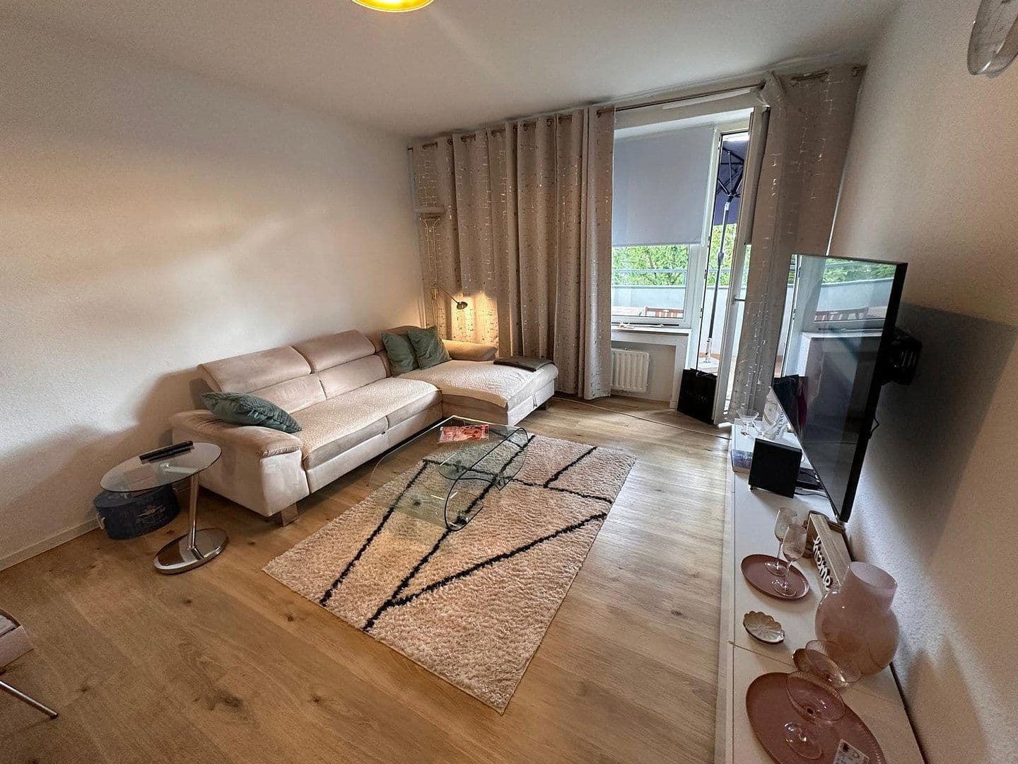 Pronájem bytu 2+1 54 m², Hausenerweg 29, Frankfurt - Rödelheim, Hessen Pronájem bytu 2+1 54 m², Hausenerweg 29, Frankfurt - Rödelheim, Hessen