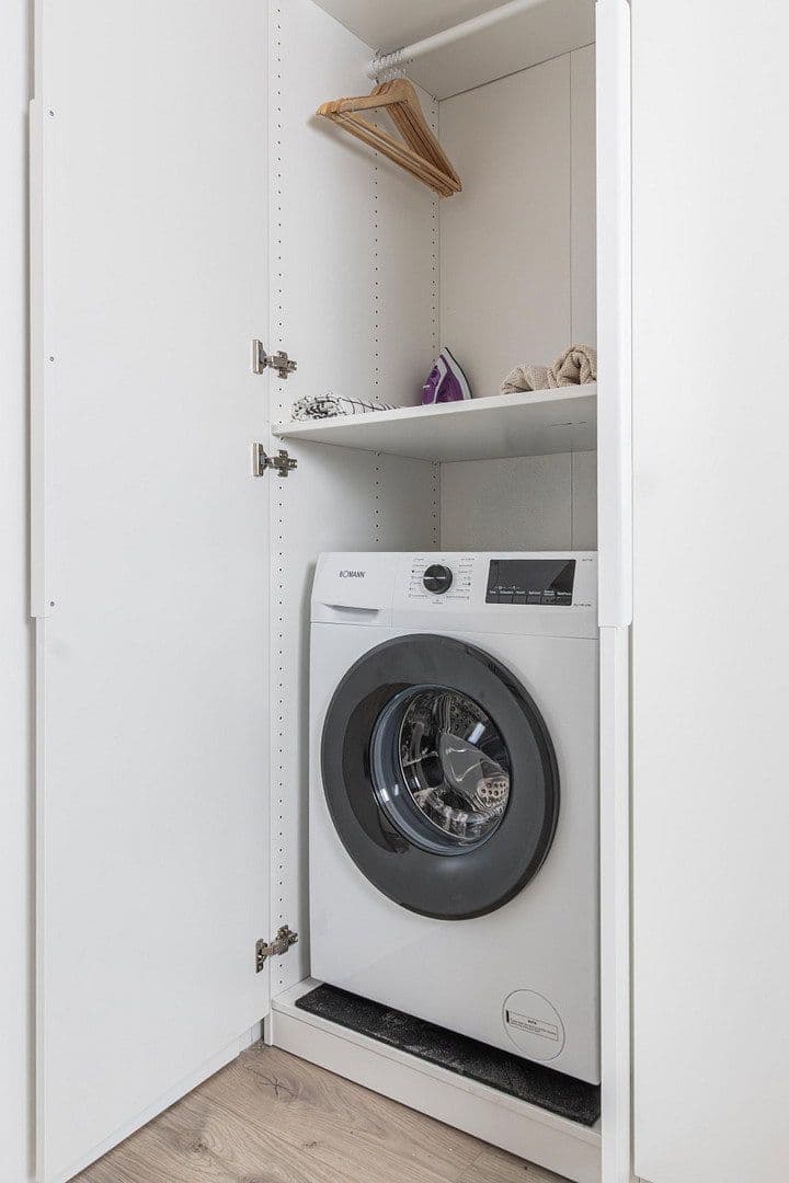 Pronájem bytu 1+1 20 m², Sonnenstr. 36a, Düsseldorf, Severní Porýní-Vestfálsko Pronájem bytu 1+1 20 m², Sonnenstr. 36a, Düsseldorf, Severní Porýní-Vestfálsko