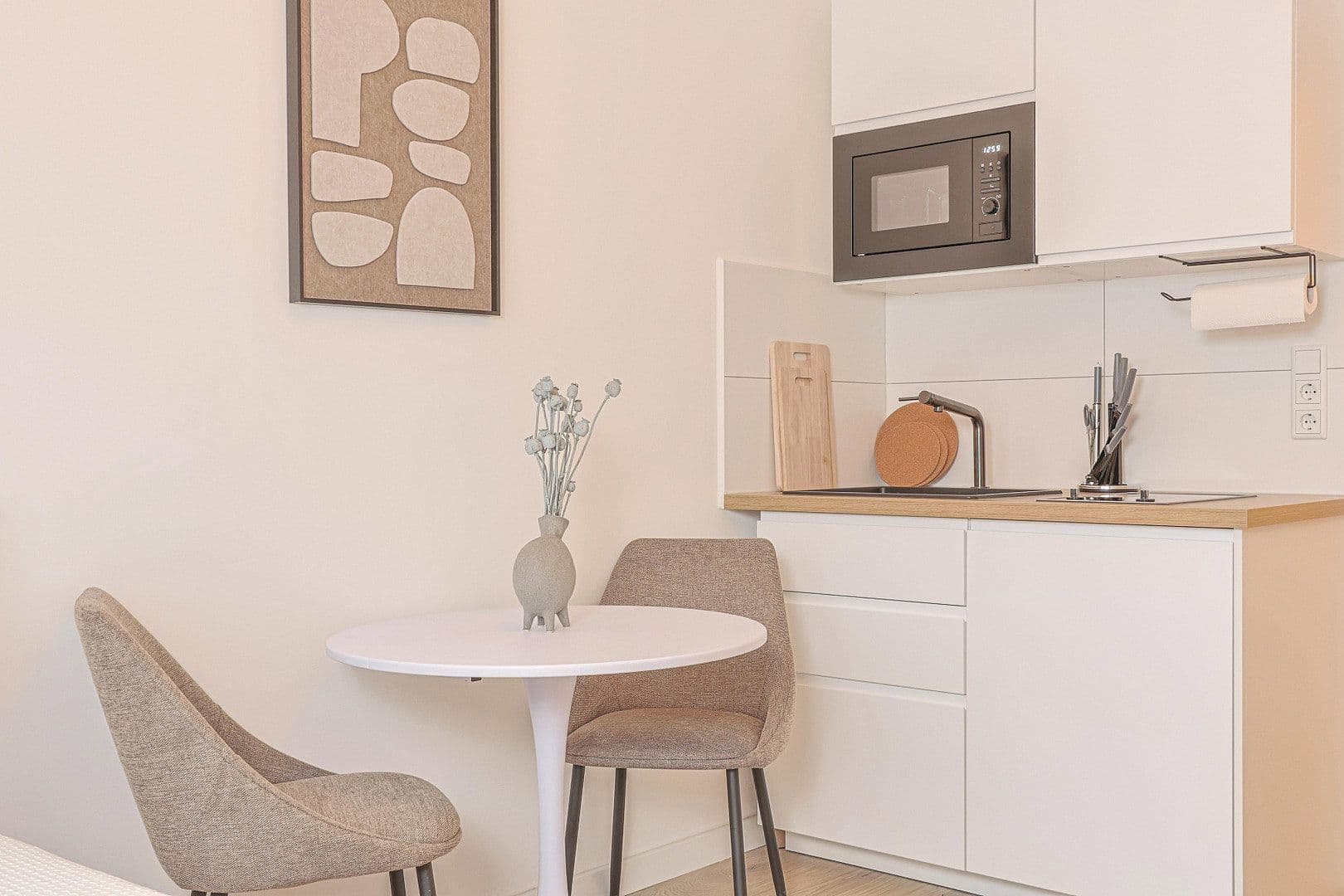 Pronájem bytu 1+1 20 m², Sonnenstr. 36a, Düsseldorf, Severní Porýní-Vestfálsko Pronájem bytu 1+1 20 m², Sonnenstr. 36a, Düsseldorf, Severní Porýní-Vestfálsko