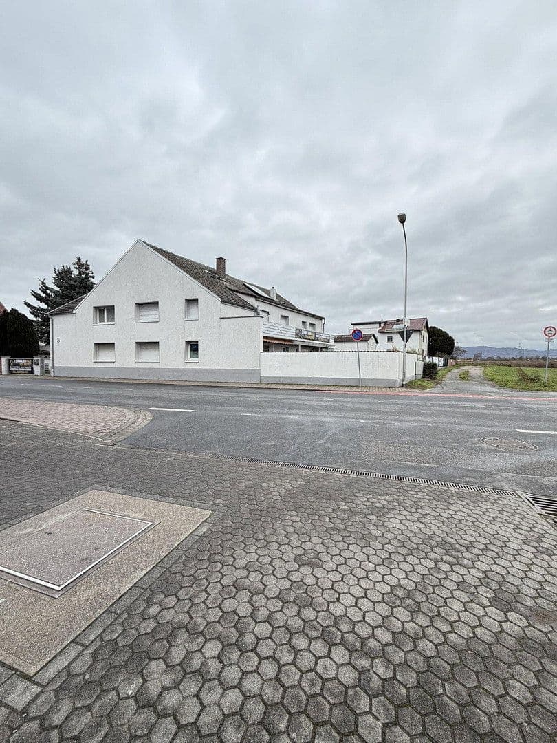 Prodej domu 300 m², pozemek 1.050 m², Darmstädterstrasse 3, Pfungstadt, Hessen Prodej domu 300 m², pozemek 1.050 m², Darmstädterstrasse 3, Pfungstadt, Hessen