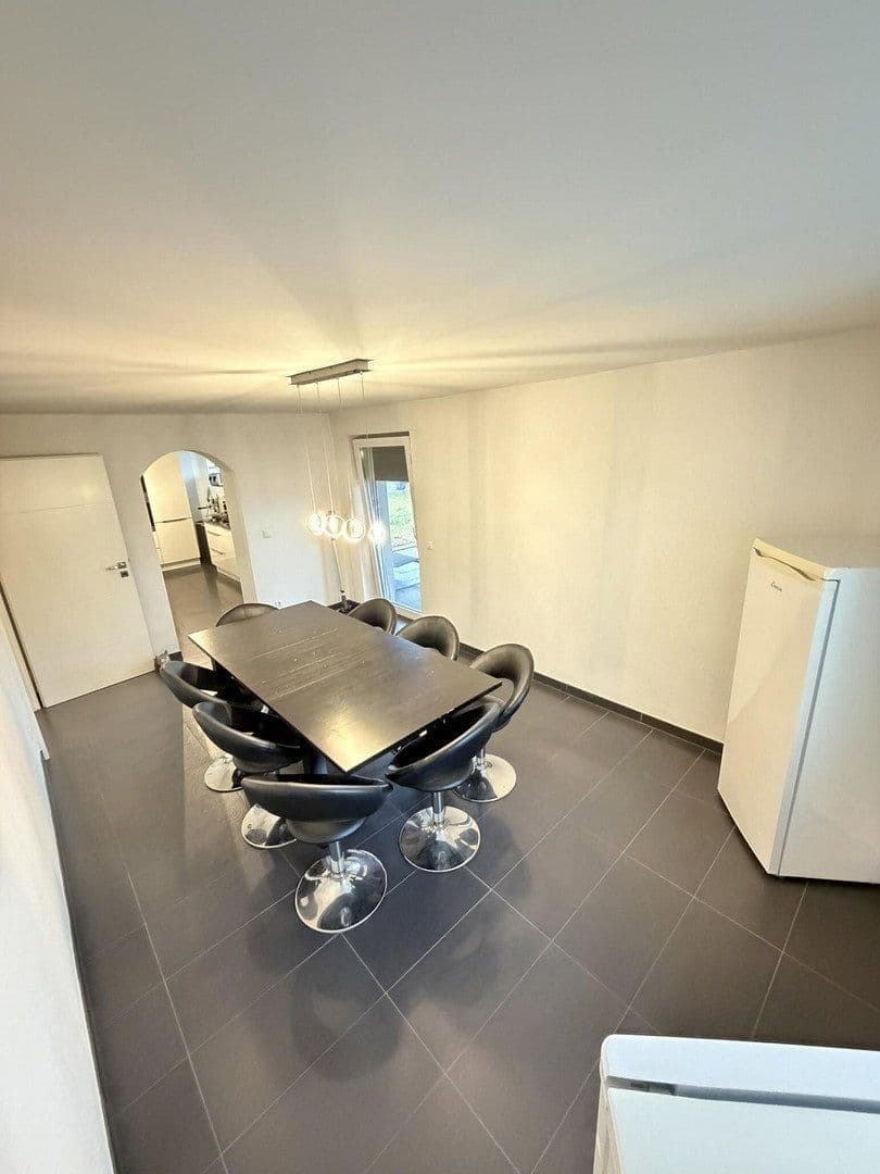 Prodej domu 300 m², pozemek 1.050 m², Darmstädterstrasse 3, Pfungstadt, Hessen Prodej domu 300 m², pozemek 1.050 m², Darmstädterstrasse 3, Pfungstadt, Hessen