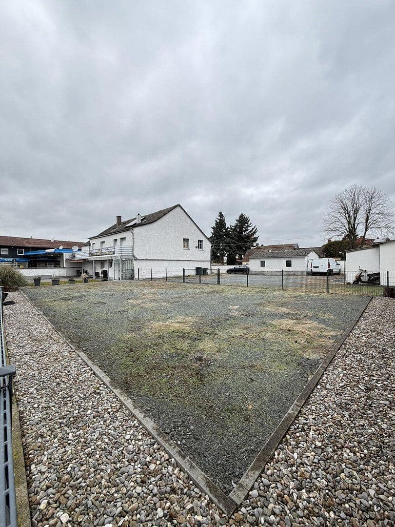 Prodej domu 300 m², pozemek 1.050 m², Darmstädterstrasse 3, Pfungstadt, Hessen Prodej domu 300 m², pozemek 1.050 m², Darmstädterstrasse 3, Pfungstadt, Hessen