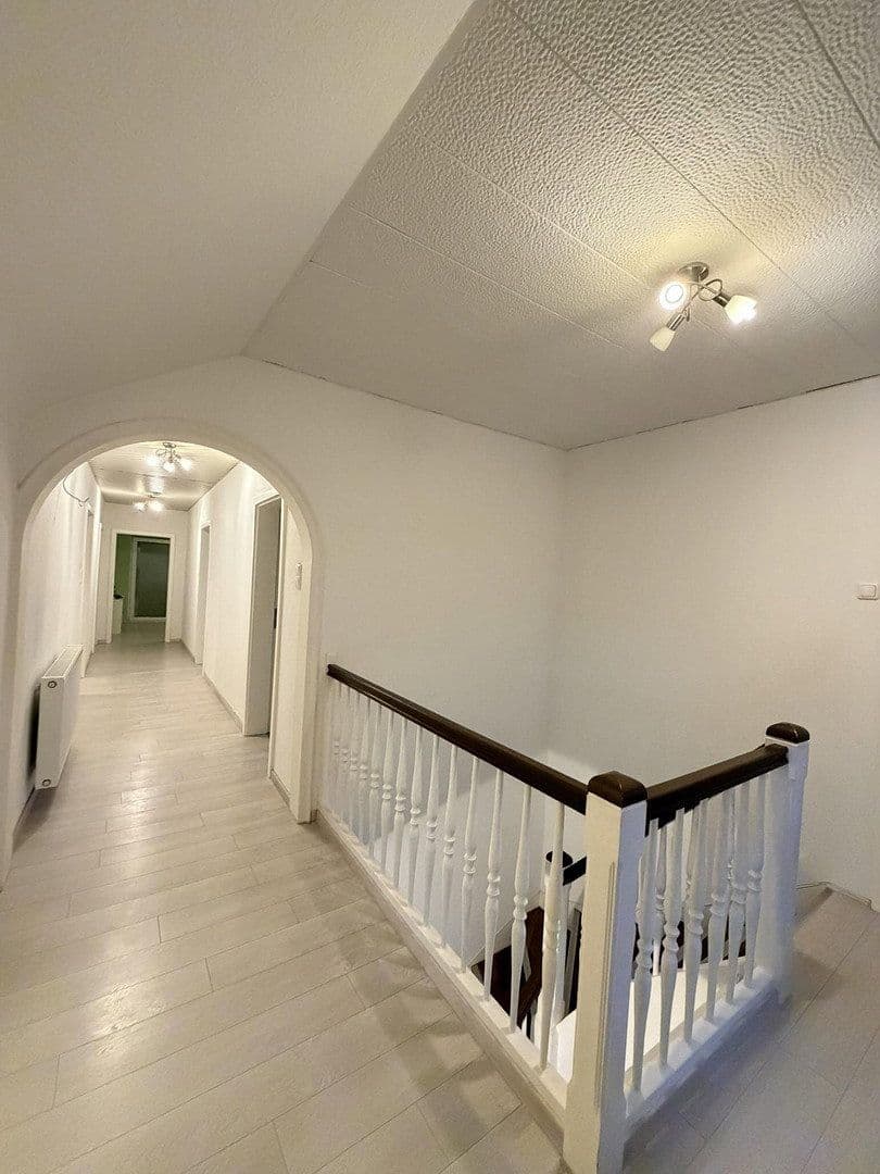 Prodej domu 300 m², pozemek 1.050 m², Darmstädterstrasse 3, Pfungstadt, Hessen Prodej domu 300 m², pozemek 1.050 m², Darmstädterstrasse 3, Pfungstadt, Hessen