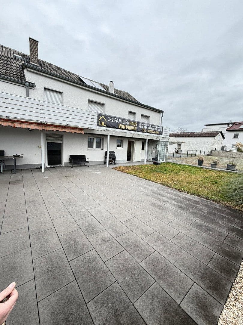 Prodej domu 300 m², pozemek 1.050 m², Darmstädterstrasse 3, Pfungstadt, Hessen Prodej domu 300 m², pozemek 1.050 m², Darmstädterstrasse 3, Pfungstadt, Hessen