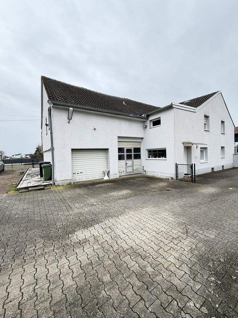 Prodej domu 300 m², pozemek 1.050 m², Darmstädterstrasse 3, Pfungstadt, Hessen Prodej domu 300 m², pozemek 1.050 m², Darmstädterstrasse 3, Pfungstadt, Hessen