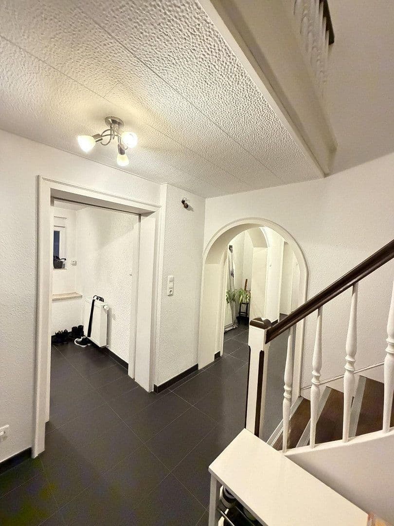 Prodej domu 300 m², pozemek 1.050 m², Darmstädterstrasse 3, Pfungstadt, Hessen Prodej domu 300 m², pozemek 1.050 m², Darmstädterstrasse 3, Pfungstadt, Hessen