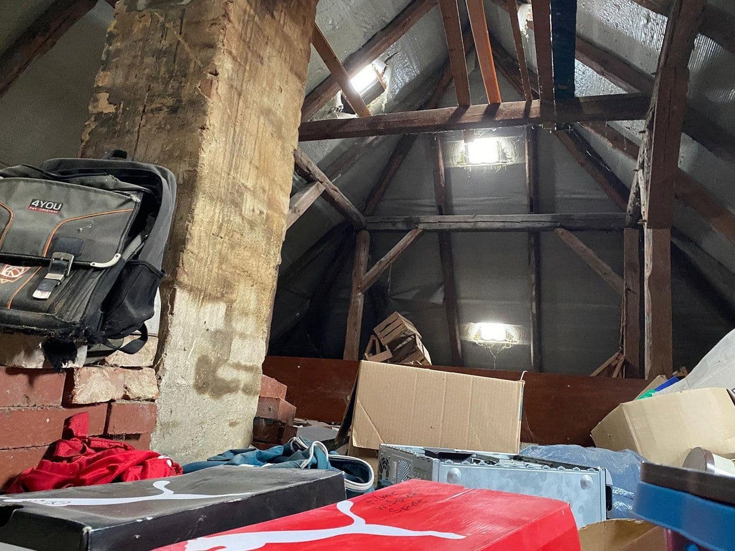 Prodej domu 152 m², pozemek 703 m², Kuhläger 7, Peine, Dolní Sasko Prodej domu 152 m², pozemek 703 m², Kuhläger 7, Peine, Dolní Sasko