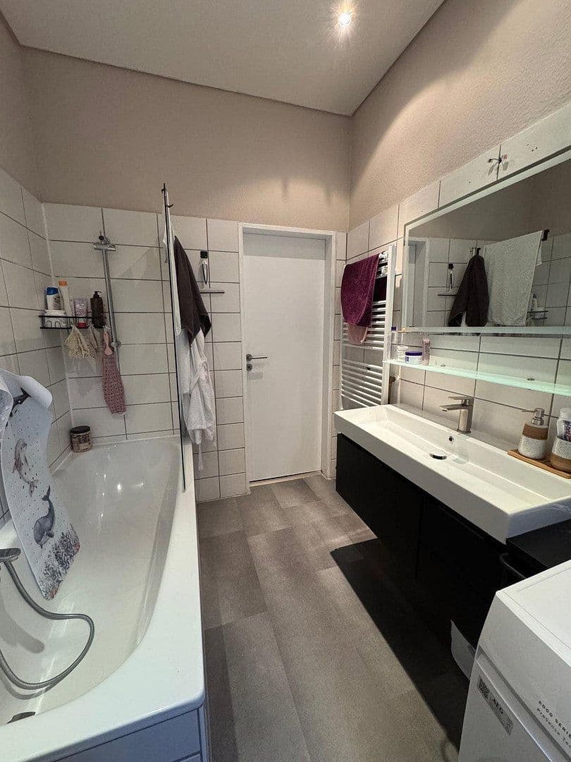 Pronájem bytu 3+1 92 m², Walder Straße 63, Hilden, Severní Porýní-Vestfálsko Pronájem bytu 3+1 92 m², Walder Straße 63, Hilden, Severní Porýní-Vestfálsko