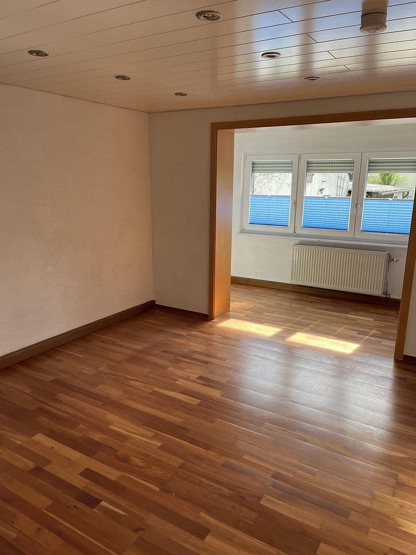 Prodej domu 200 m², pozemek 688 m², Pfalzring 30, Mutterstadt, Porýní-Falc Prodej domu 200 m², pozemek 688 m², Pfalzring 30, Mutterstadt, Porýní-Falc