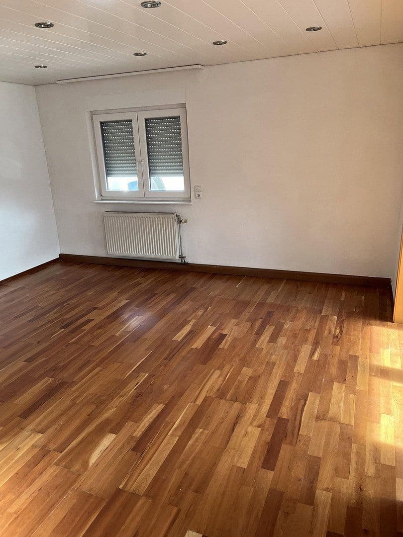 Prodej domu 200 m², pozemek 688 m², Pfalzring 30, Mutterstadt, Porýní-Falc Prodej domu 200 m², pozemek 688 m², Pfalzring 30, Mutterstadt, Porýní-Falc