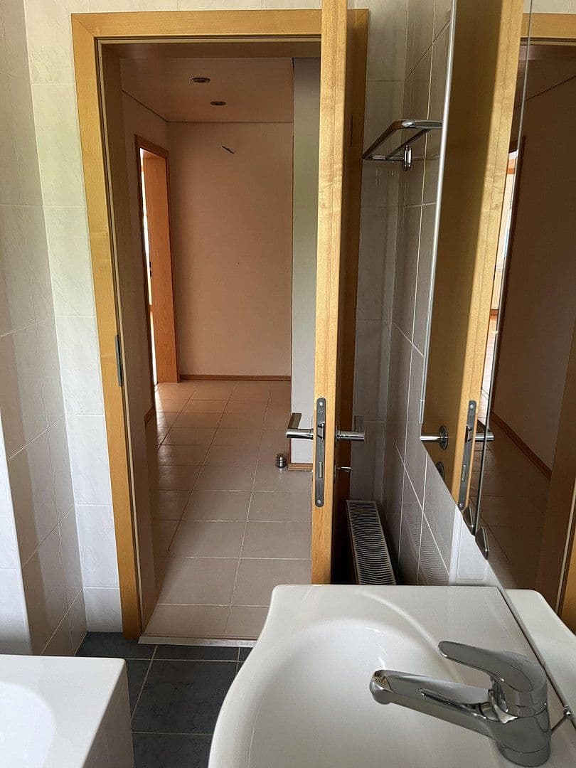 Prodej domu 200 m², pozemek 688 m², Pfalzring 30, Mutterstadt, Porýní-Falc Prodej domu 200 m², pozemek 688 m², Pfalzring 30, Mutterstadt, Porýní-Falc