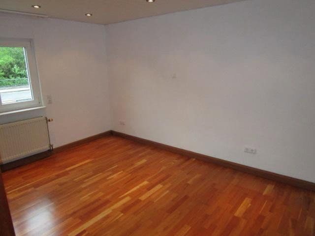 Prodej domu 200 m², pozemek 688 m², Pfalzring 30, Mutterstadt, Porýní-Falc Prodej domu 200 m², pozemek 688 m², Pfalzring 30, Mutterstadt, Porýní-Falc