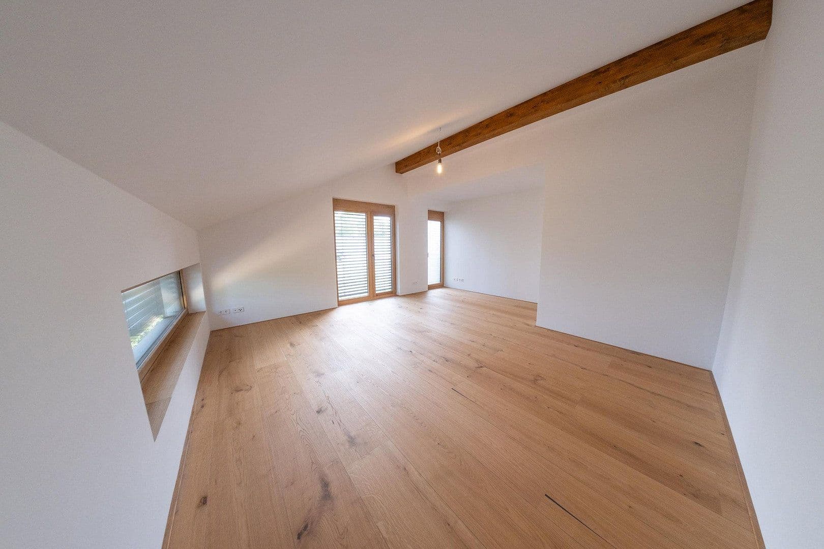 Prodej domu 260 m², pozemek 1.080 m², Karlsruhe, Bádensko-Württembersko Prodej domu 260 m², pozemek 1.080 m², Karlsruhe, Bádensko-Württembersko