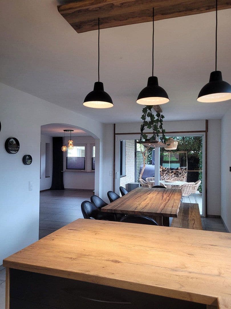 Prodej domu 202 m², pozemek 605 m², Seeheim-Jugenheim, Hessen Prodej domu 202 m², pozemek 605 m², Seeheim-Jugenheim, Hessen