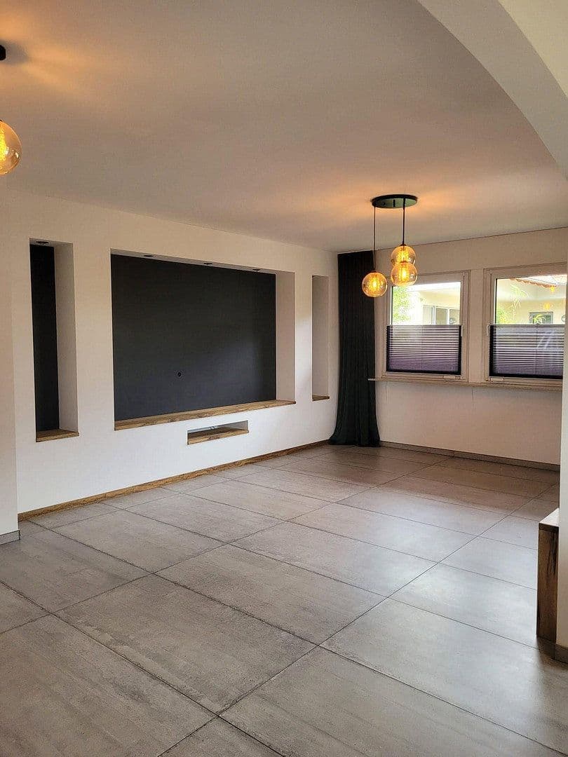 Prodej domu 202 m², pozemek 605 m², Seeheim-Jugenheim, Hessen Prodej domu 202 m², pozemek 605 m², Seeheim-Jugenheim, Hessen