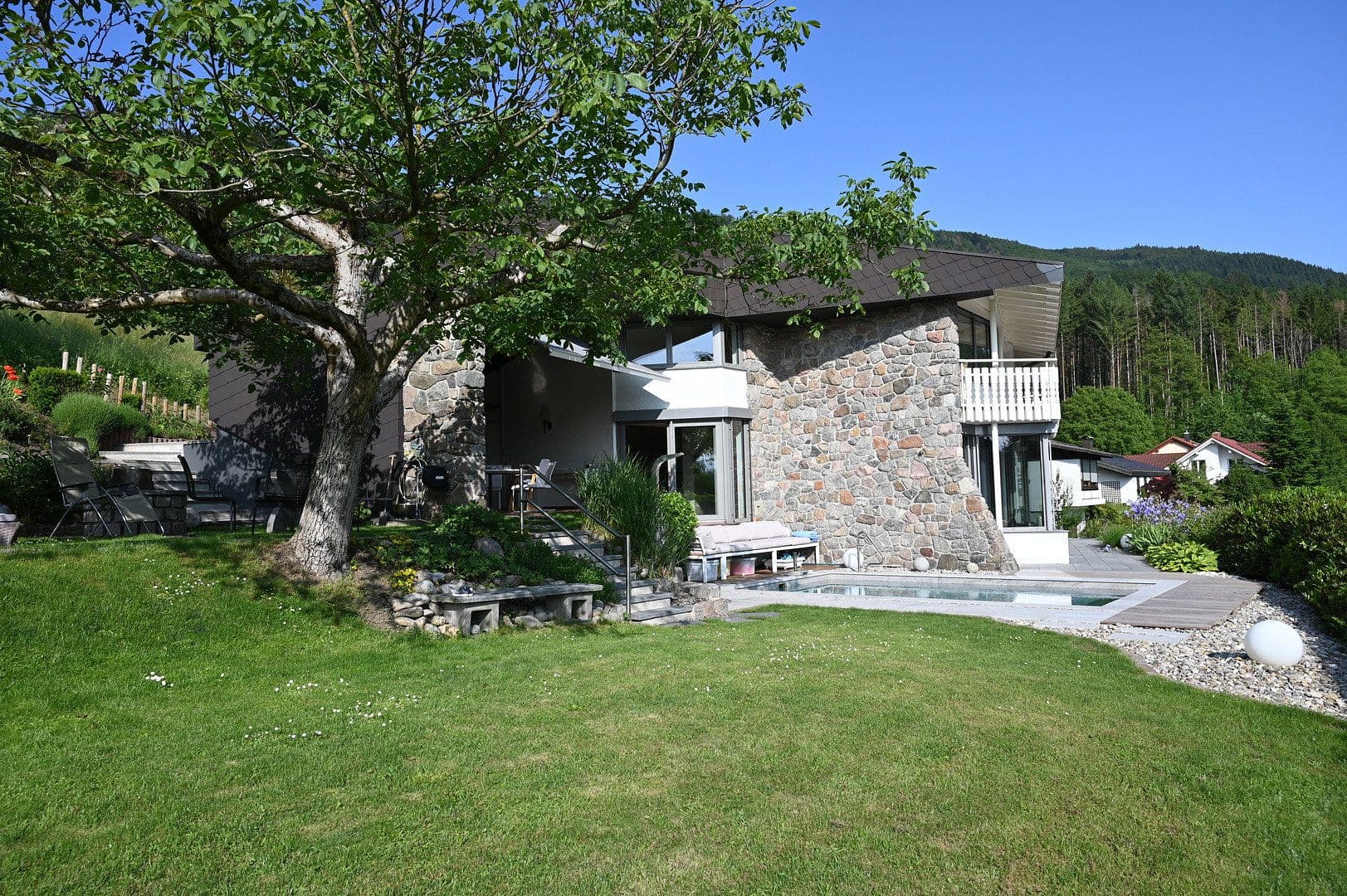 Prodej domu 232 m², pozemek 1.028 m², Wehr, Bádensko-Württembersko Prodej domu 232 m², pozemek 1.028 m², Wehr, Bádensko-Württembersko