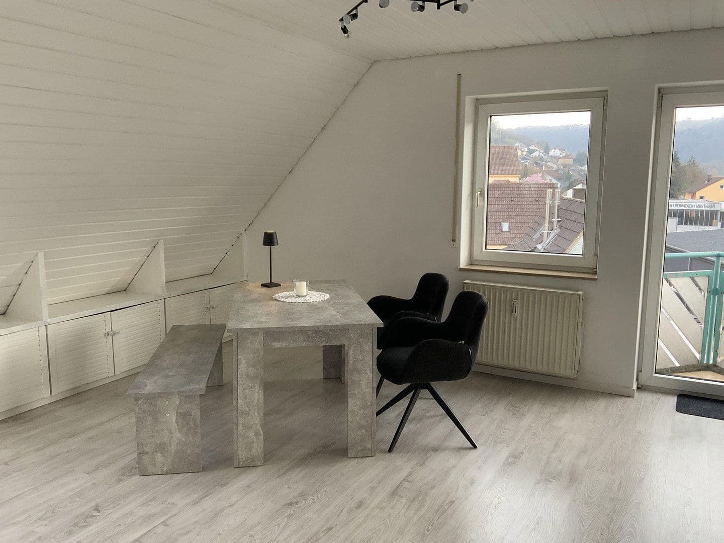 Pronájem bytu 2+1 50 m², Künzelsau, Bádensko-Württembersko Pronájem bytu 2+1 50 m², Künzelsau, Bádensko-Württembersko