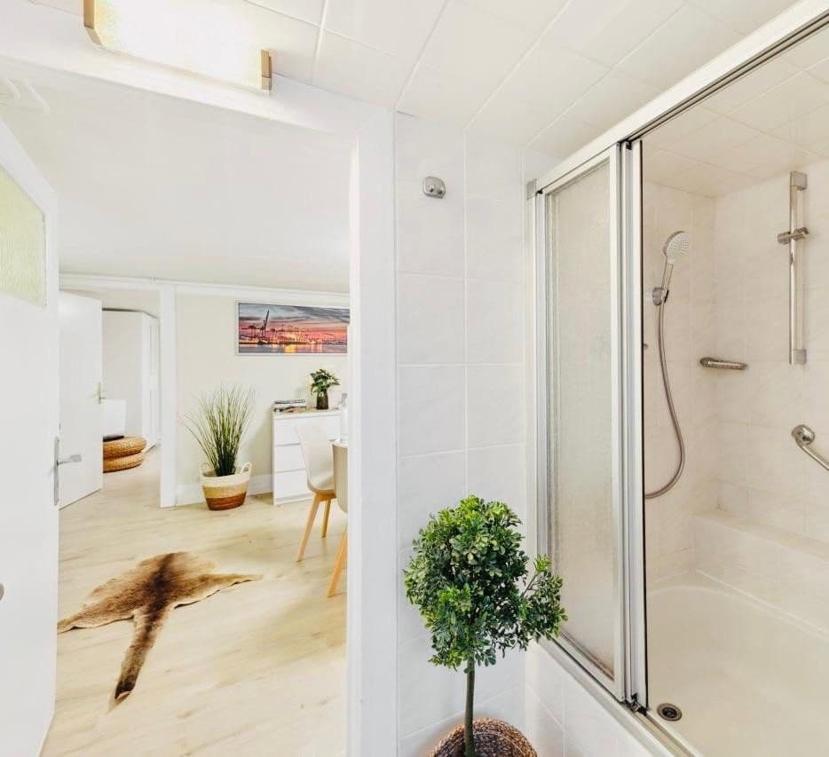 Pronájem bytu 2+1 32 m², Hamburg, Hamburg Pronájem bytu 2+1 32 m², Hamburg, Hamburg