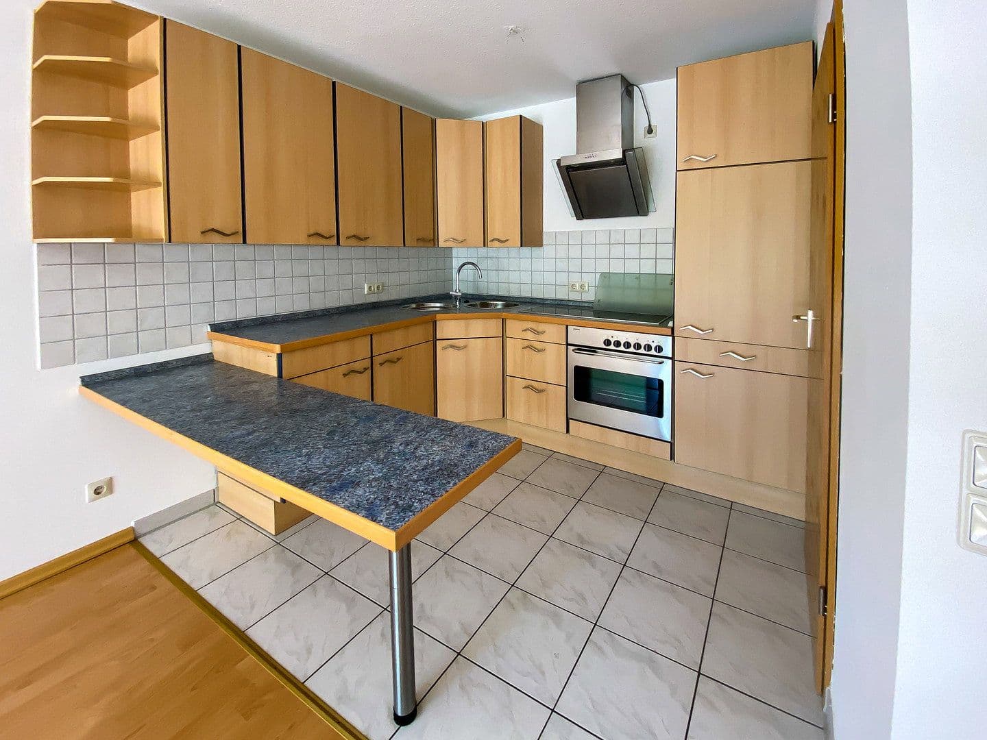 Pronájem bytu 2+1 53 m², Storchenweg 20, Nürnberg, Bavorsko Pronájem bytu 2+1 53 m², Storchenweg 20, Nürnberg, Bavorsko