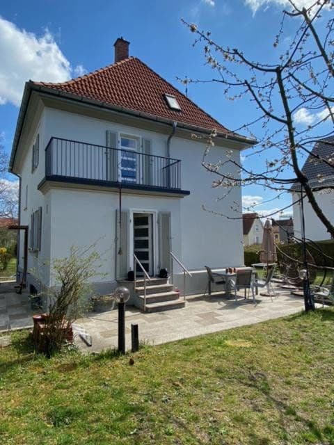 Pronájem domu 143 m², pozemek 519 m², Stuttgart, Bádensko-Württembersko Pronájem domu 143 m², pozemek 519 m², Stuttgart, Bádensko-Württembersko