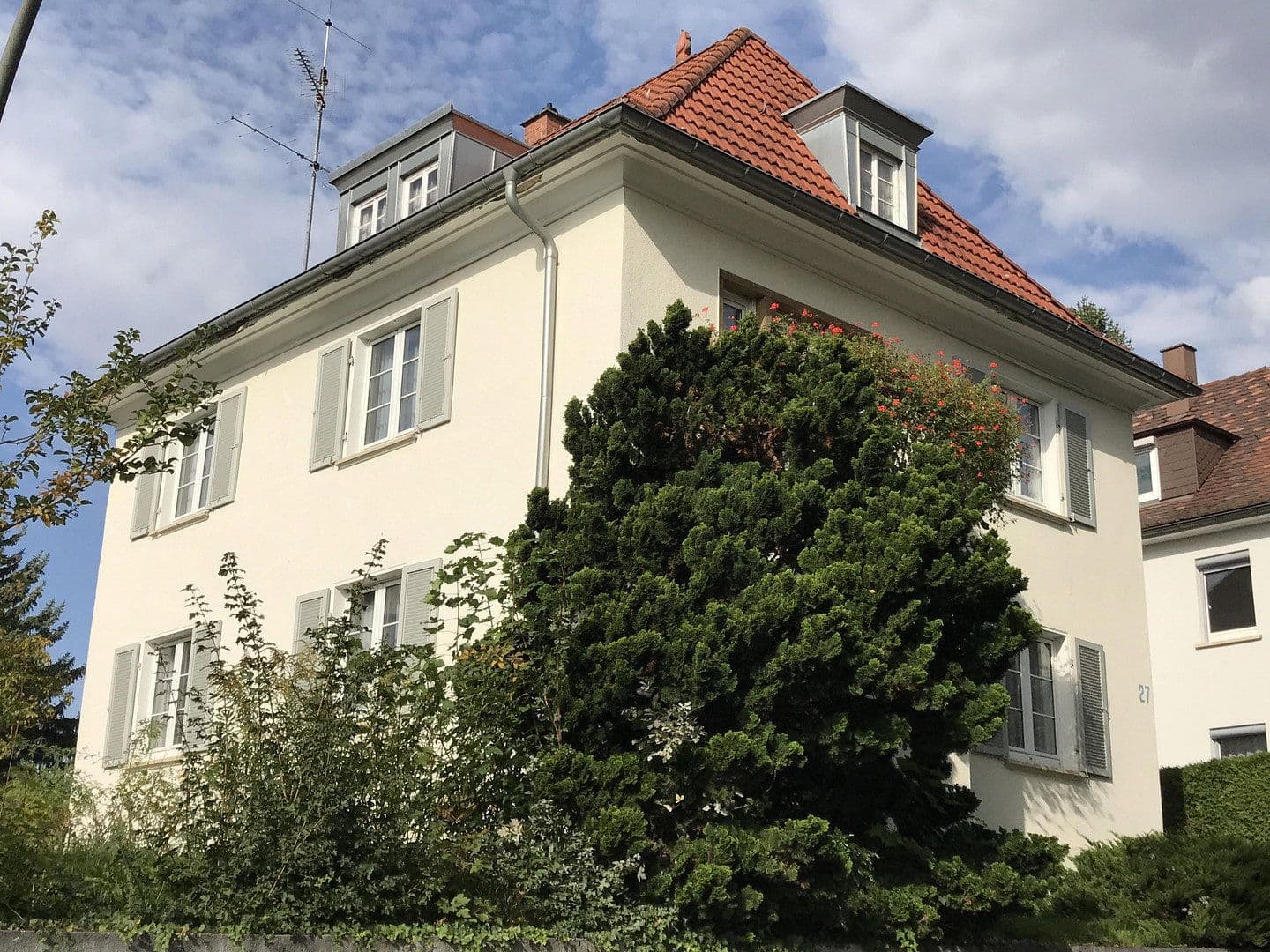 Pronájem domu 143 m², pozemek 519 m², Stuttgart, Bádensko-Württembersko Pronájem domu 143 m², pozemek 519 m², Stuttgart, Bádensko-Württembersko