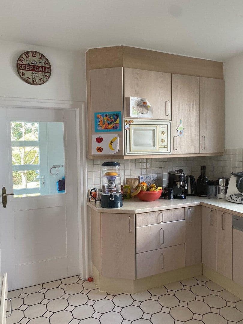 Pronájem domu 143 m², pozemek 519 m², Stuttgart, Bádensko-Württembersko Pronájem domu 143 m², pozemek 519 m², Stuttgart, Bádensko-Württembersko