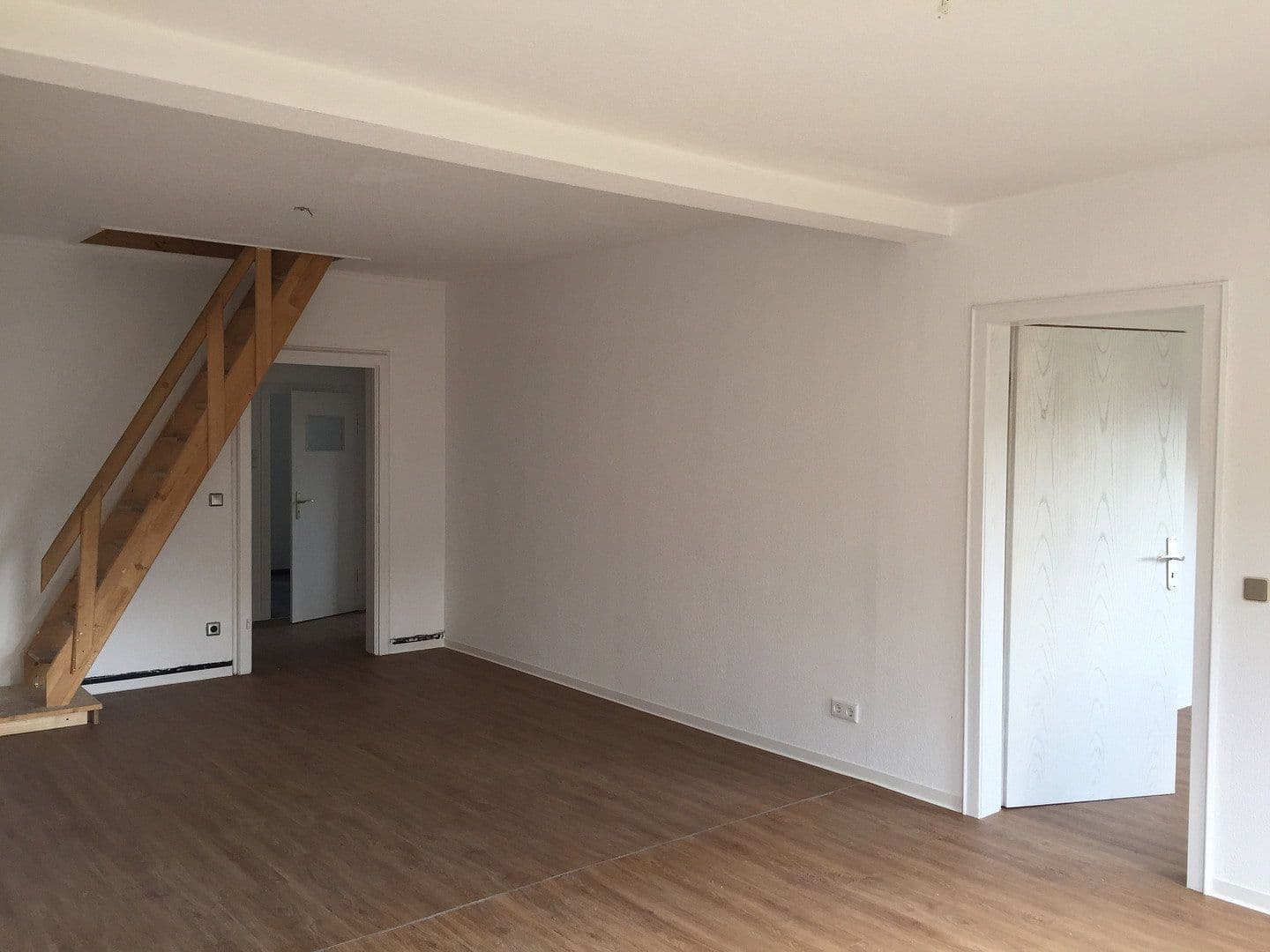 Pronájem bytu 4+1 100 m², Eickumer Str. 35, Bielefeld, Severní Porýní-Vestfálsko Pronájem bytu 4+1 100 m², Eickumer Str. 35, Bielefeld, Severní Porýní-Vestfálsko