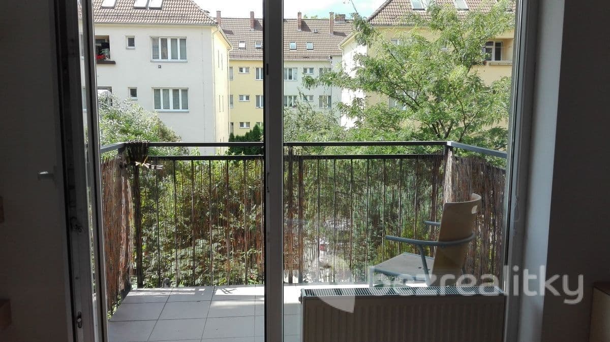 Pronájem bytu 1+kk 28 m², bratří Žůrků, Brno, Jihomoravský kraj Pronájem bytu 1+kk 28 m², bratří Žůrků, Brno, Jihomoravský kraj