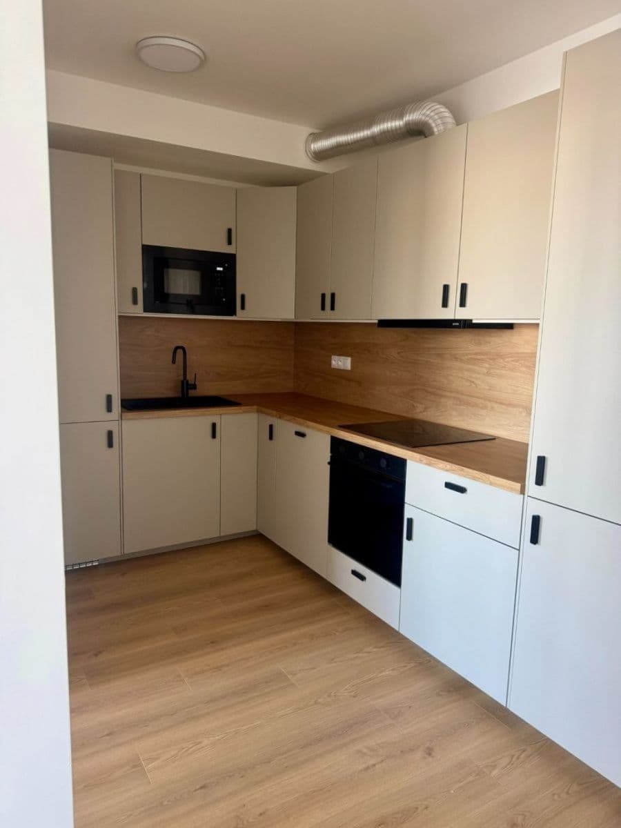 Pronájem bytu 2+kk 44 m², Poděbradská, Praha, Praha Pronájem bytu 2+kk 44 m², Poděbradská, Praha, Praha