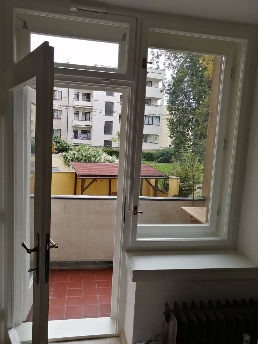 Pronájem bytu 1+1 58 m², Nerudova, Hradec Králové, Královéhradecký kraj Pronájem bytu 1+1 58 m², Nerudova, Hradec Králové, Královéhradecký kraj