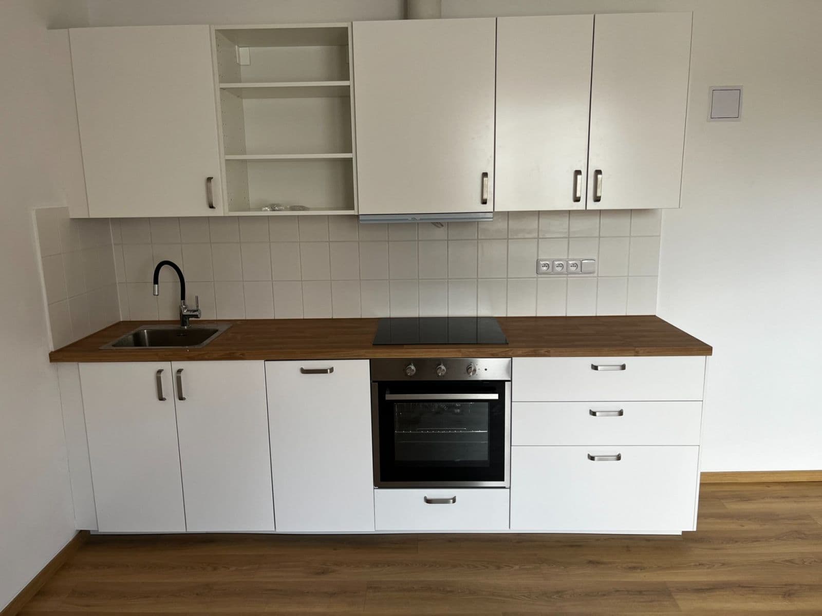 Pronájem bytu 2+kk 60 m², J. Jungmanna, Čáslav, Středočeský kraj Pronájem bytu 2+kk 60 m², J. Jungmanna, Čáslav, Středočeský kraj