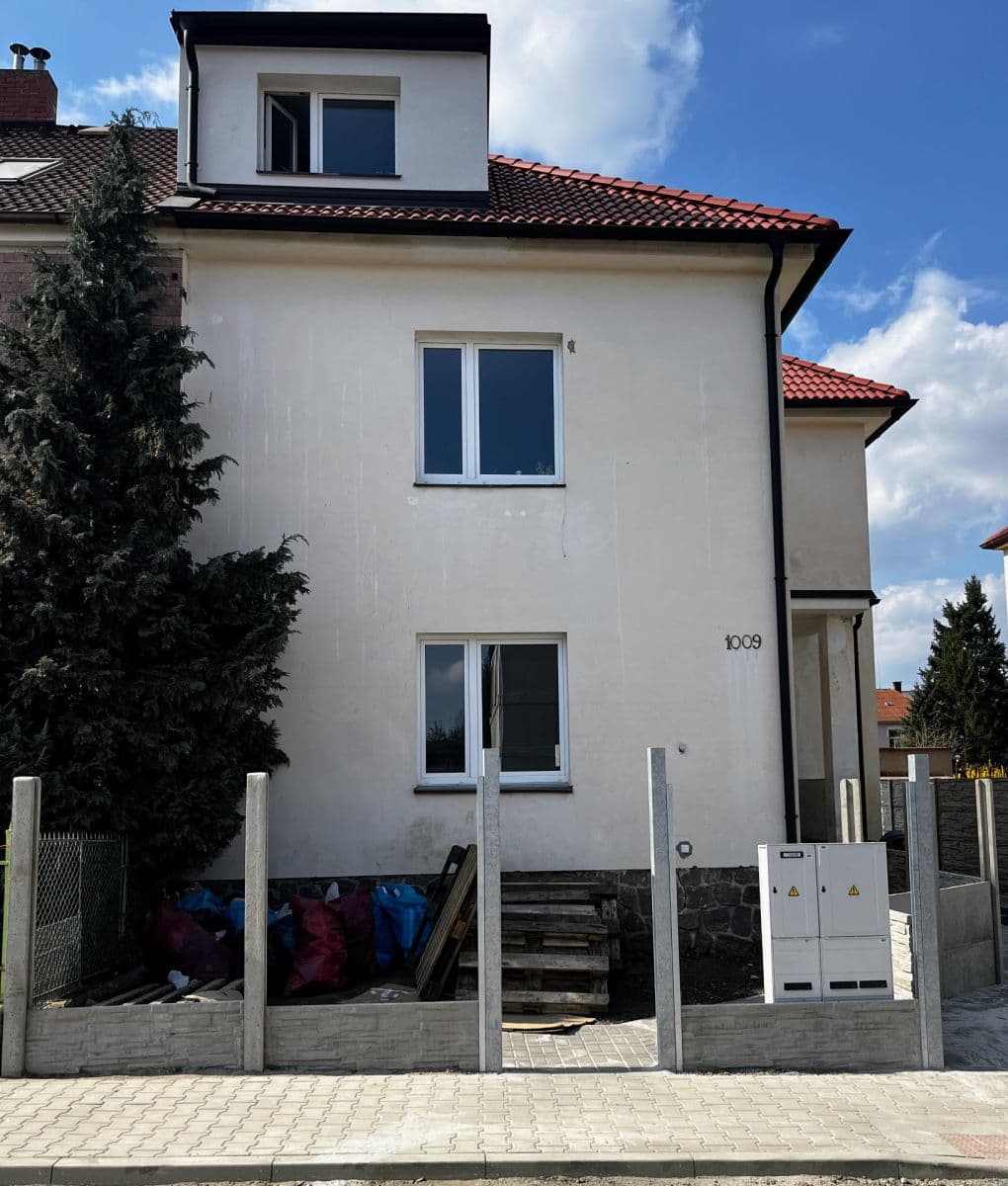 Pronájem bytu 2+kk 60 m², J. Jungmanna, Čáslav, Středočeský kraj Pronájem bytu 2+kk 60 m², J. Jungmanna, Čáslav, Středočeský kraj