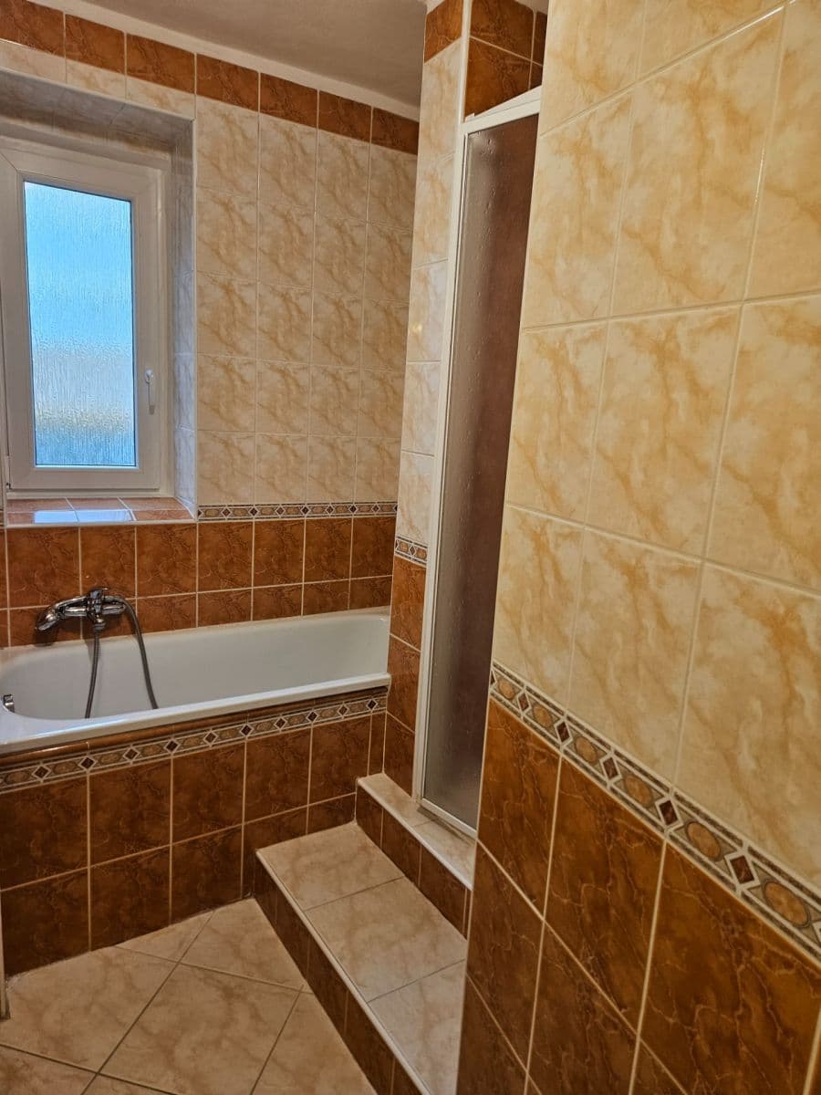 Pronájem bytu 2+1 56 m², Jilemnického, Pardubice, Pardubický kraj Pronájem bytu 2+1 56 m², Jilemnického, Pardubice, Pardubický kraj