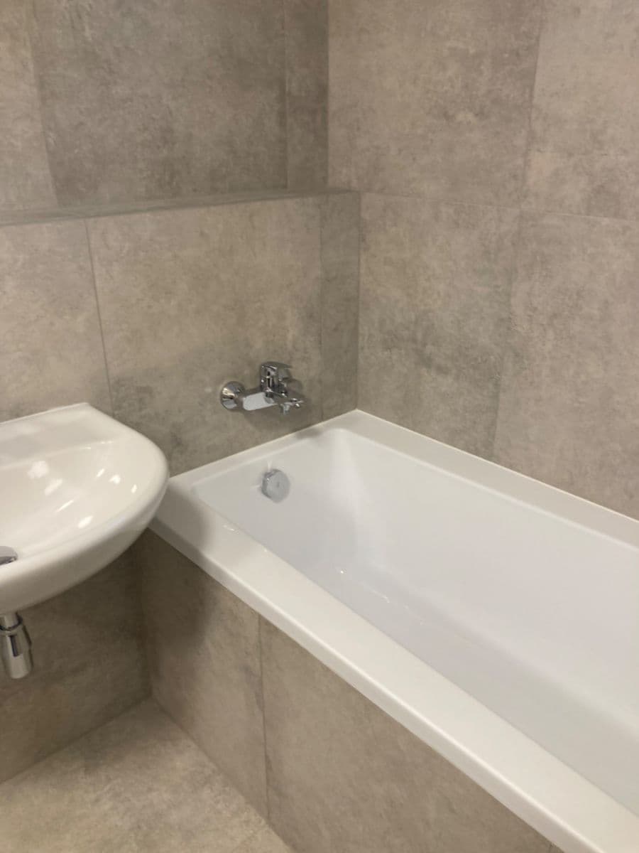 Prodej bytu 2+kk 45 m², U Továren, Praha, Praha Prodej bytu 2+kk 45 m², U Továren, Praha, Praha