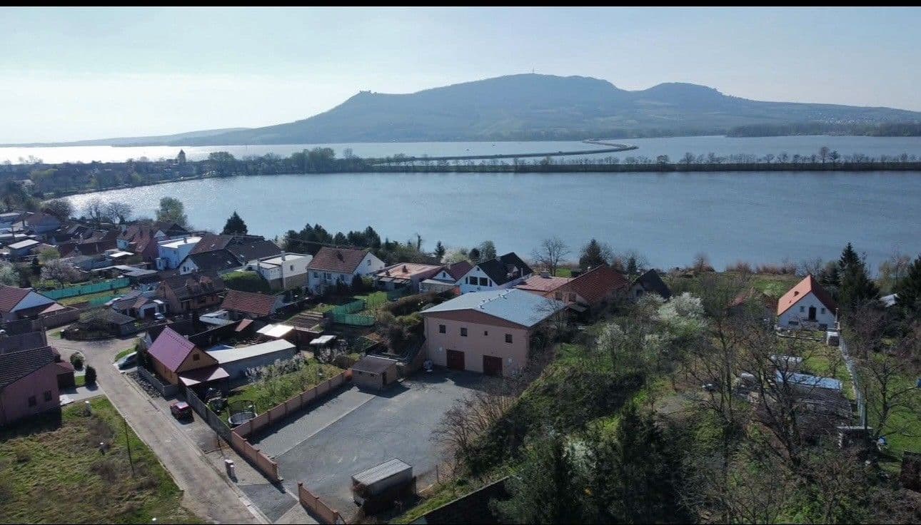 Prodej pozemku 398 m², Strachotín, Jihomoravský kraj Prodej pozemku 398 m², Strachotín, Jihomoravský kraj