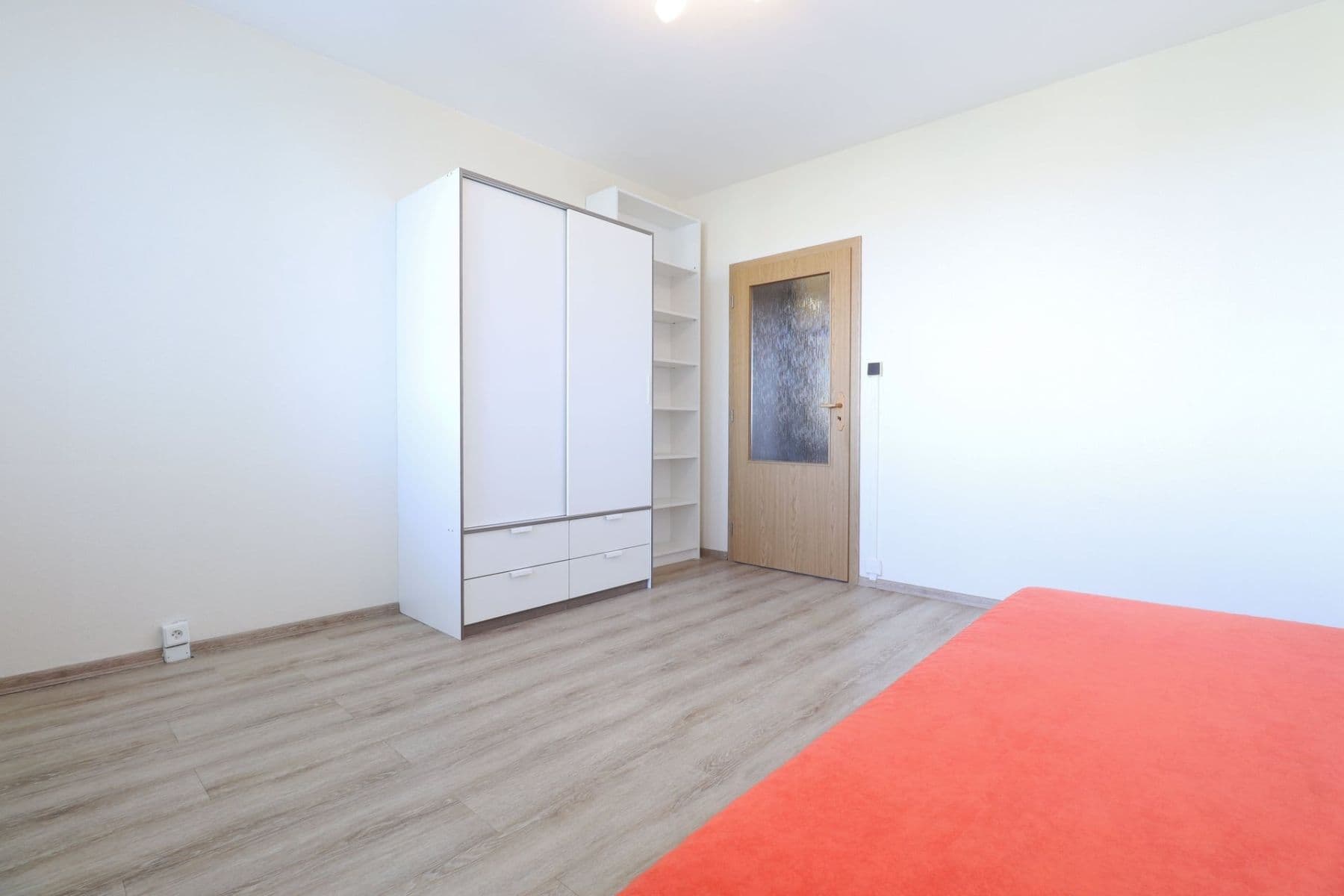 Pronájem bytu 3+1 68 m², Krynická, Praha, Praha Pronájem bytu 3+1 68 m², Krynická, Praha, Praha