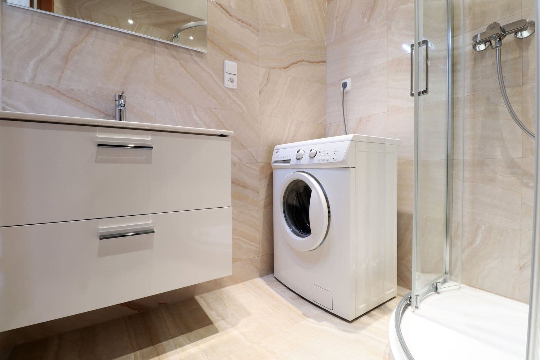 Pronájem bytu 3+1 68 m², Krynická, Praha, Praha Pronájem bytu 3+1 68 m², Krynická, Praha, Praha