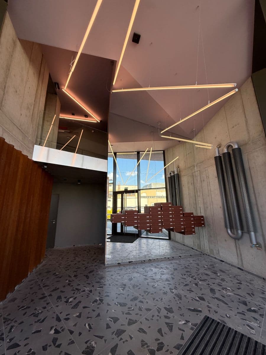 Pronájem bytu 2+kk 46 m², U Komína, Praha, Praha Pronájem bytu 2+kk 46 m², U Komína, Praha, Praha